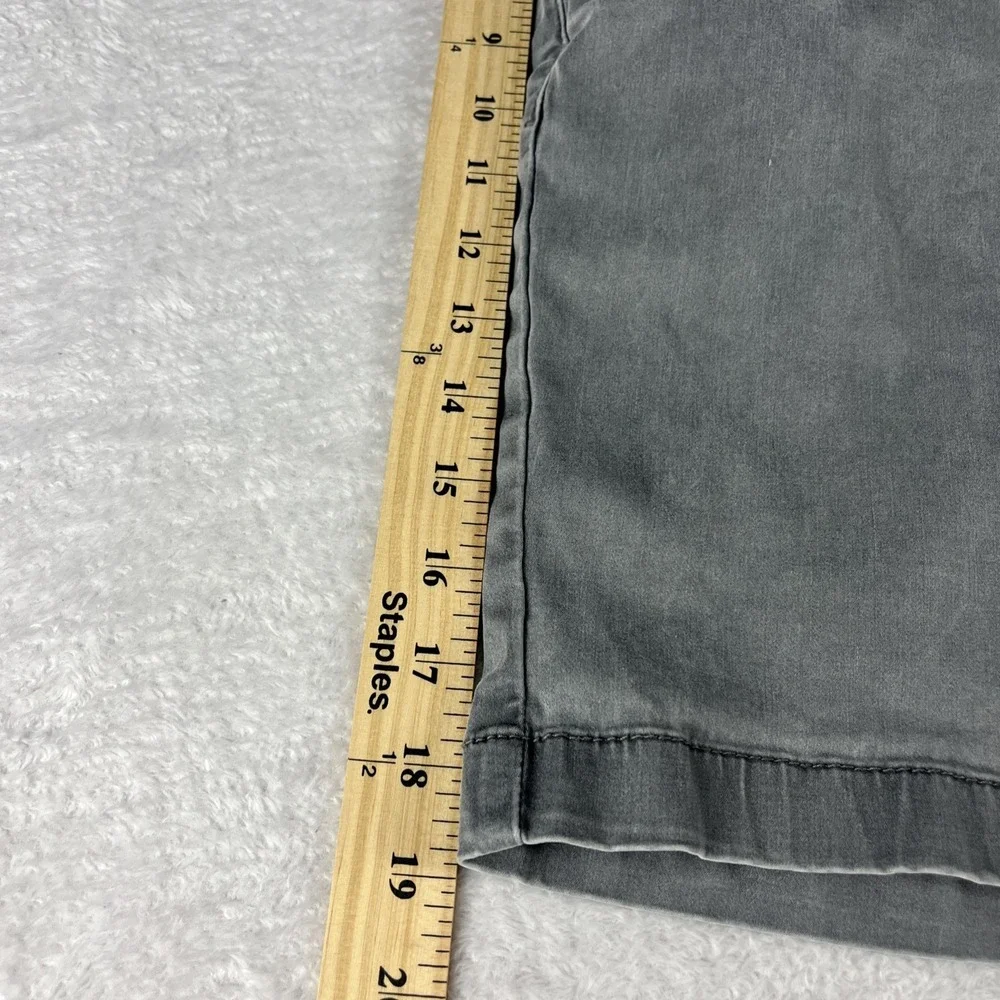 Tommy Bahama Chino Shorts Mens 32 Gray Excellent Cotton Tencel Blend Flat Front
